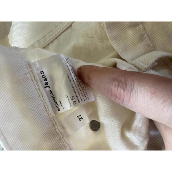 Reformation Julia High Cigarette Jean in Ivory Destroyed Wash Women’s size 27 - Picture 7 of 15